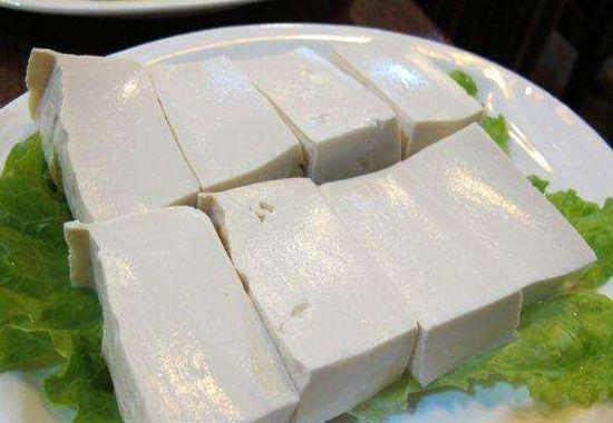 豆腐不能和这些食物同食，严重会引发结石和腹泻，你吃对了吗？